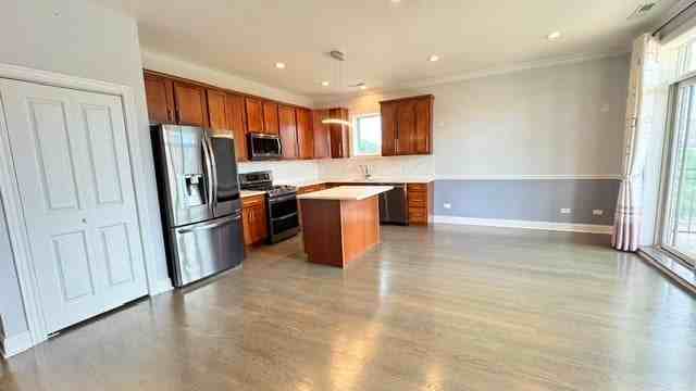 5642 N Broadway St - Photo 3 of 13
