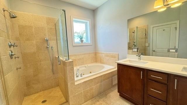 5642 N Broadway St - Photo 7 of 13