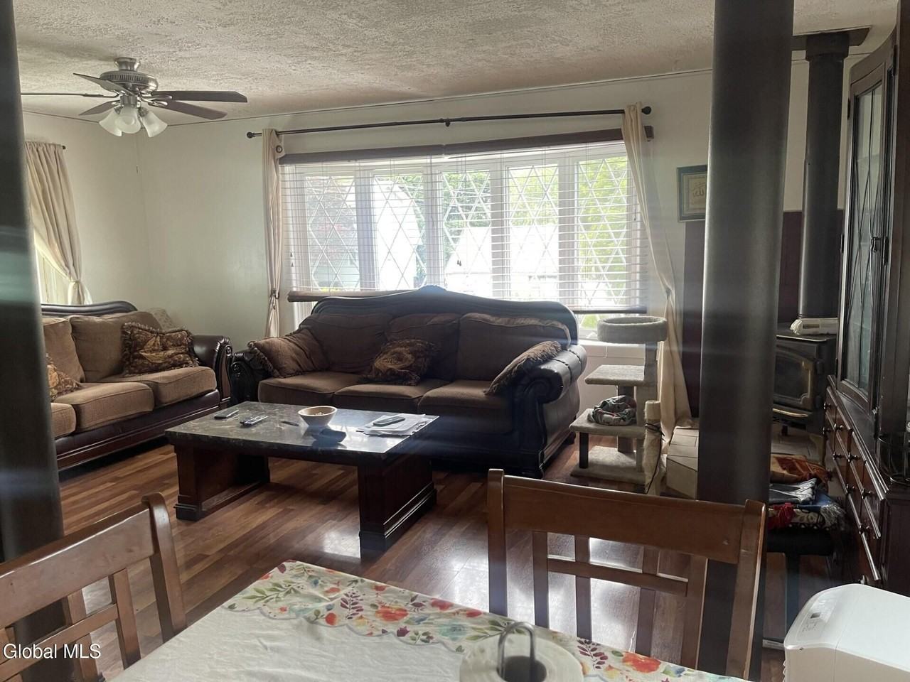 21 Ridgecrest Ave - Photo 2 of 11