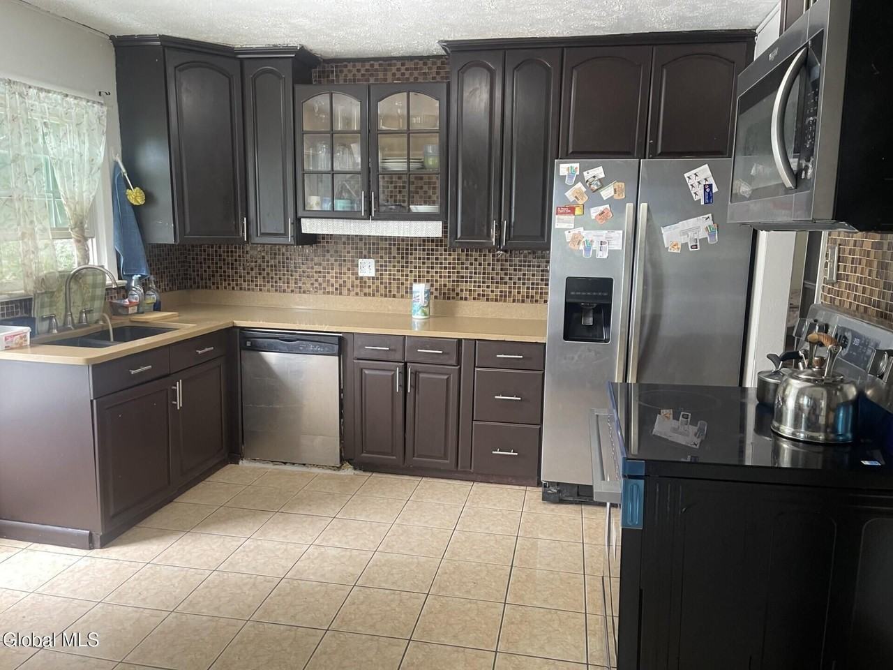 21 Ridgecrest Ave - Photo 3 of 11