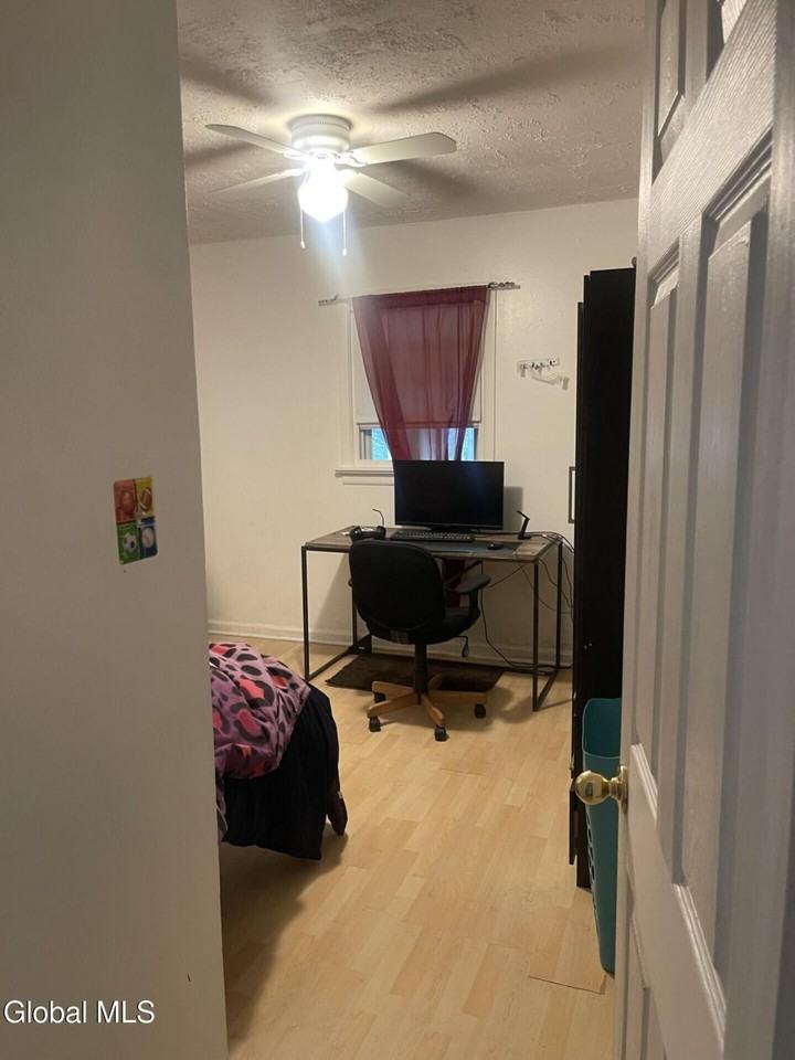 21 Ridgecrest Ave - Photo 5 of 11