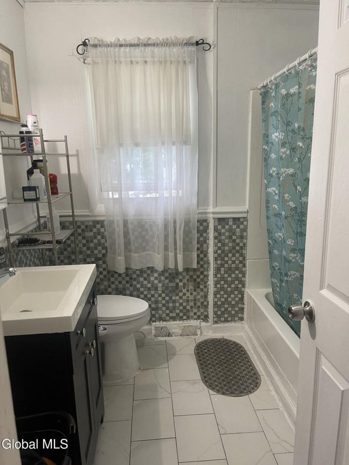 21 Ridgecrest Ave - Photo 7 of 11