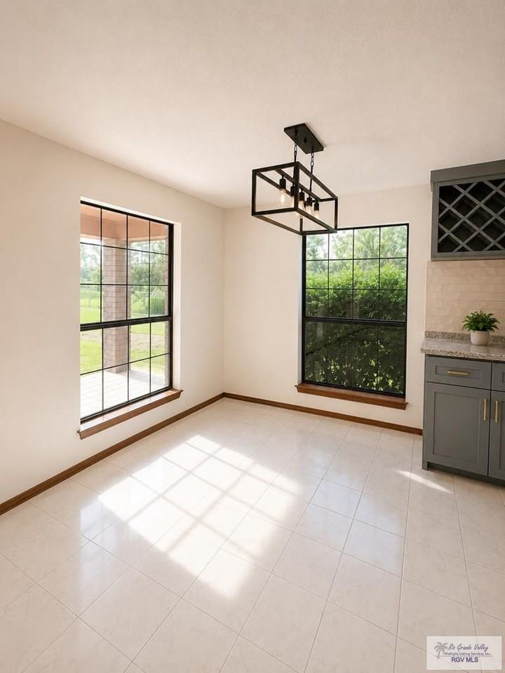 1205 Tesoro Ave - Photo 3 of 23