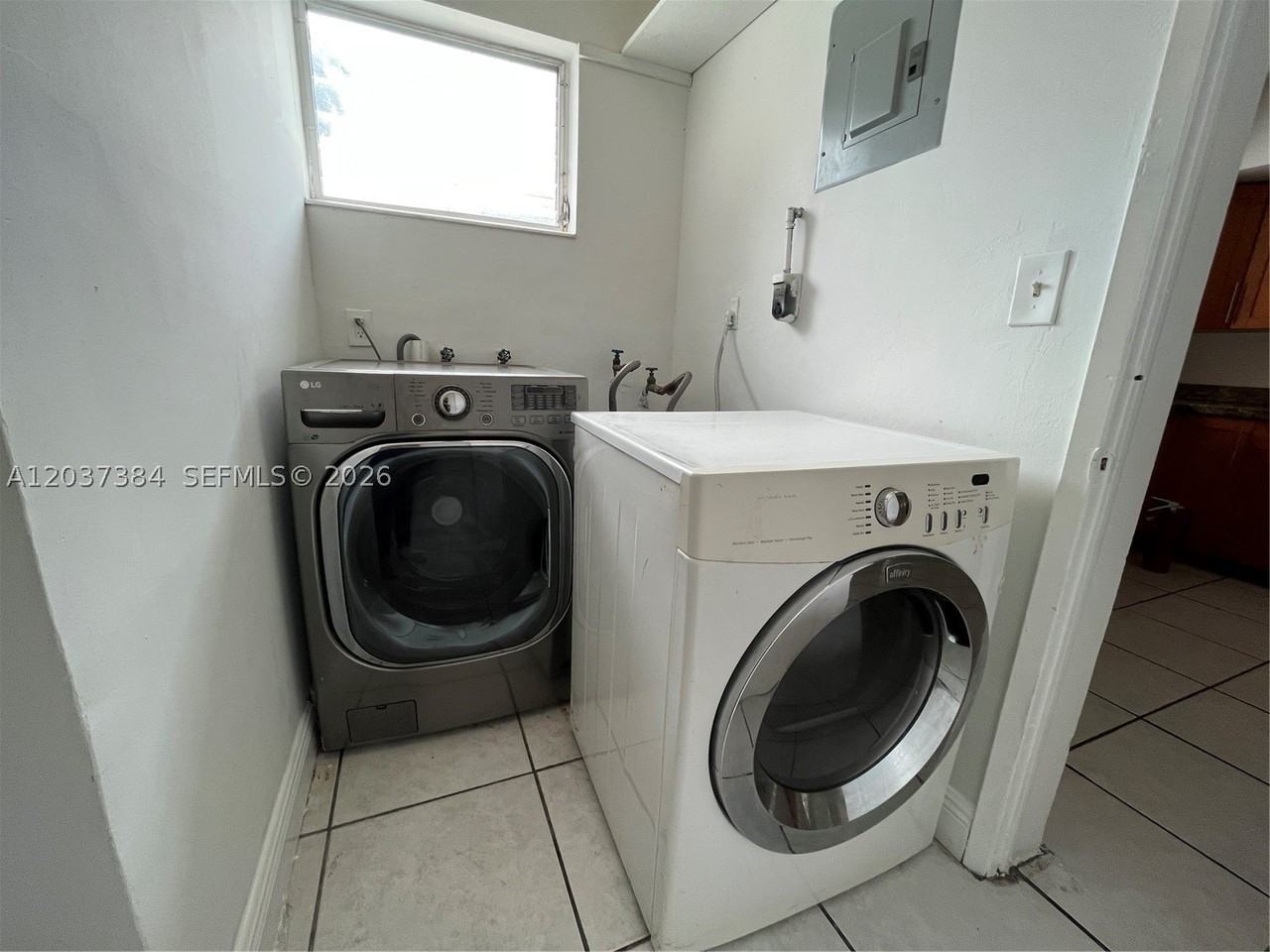 240 Nw 48th Ct - Photo 7 of 15