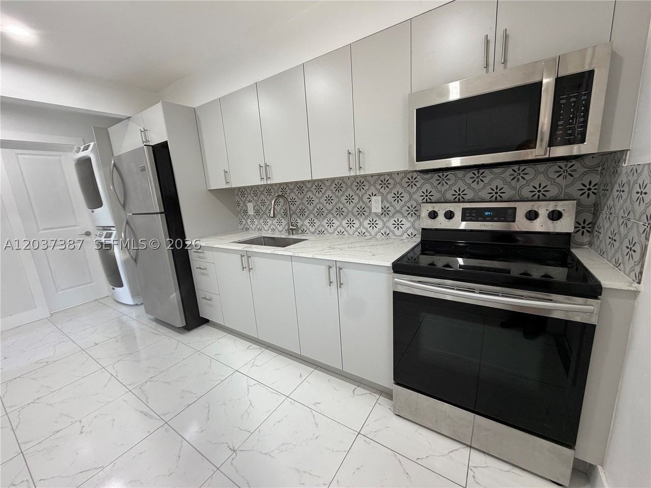 405407 Se 23rd St #407 - Photo 3 of 12