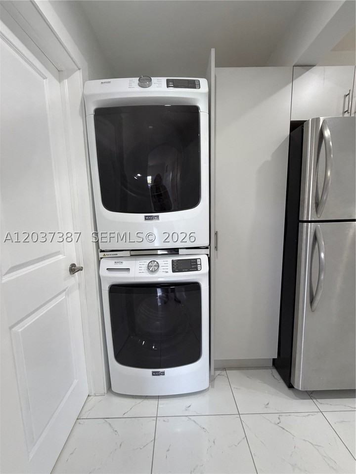 405407 Se 23rd St #407 - Photo 5 of 12