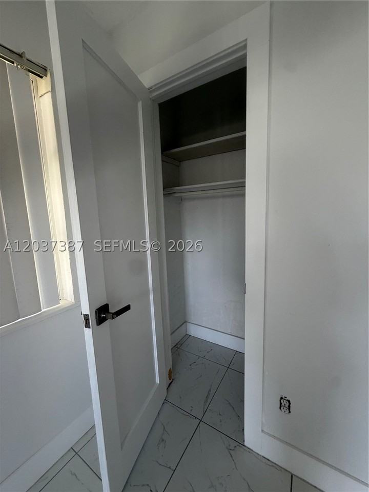 405407 Se 23rd St #407 - Photo 7 of 12