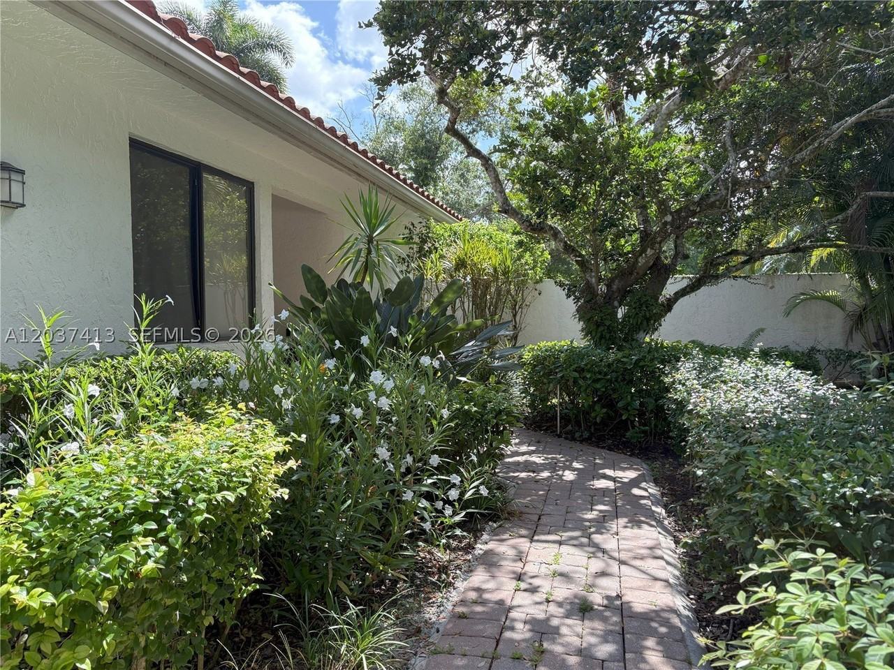 2538 Windsor Way Ct #NA - Photo 3 of 37