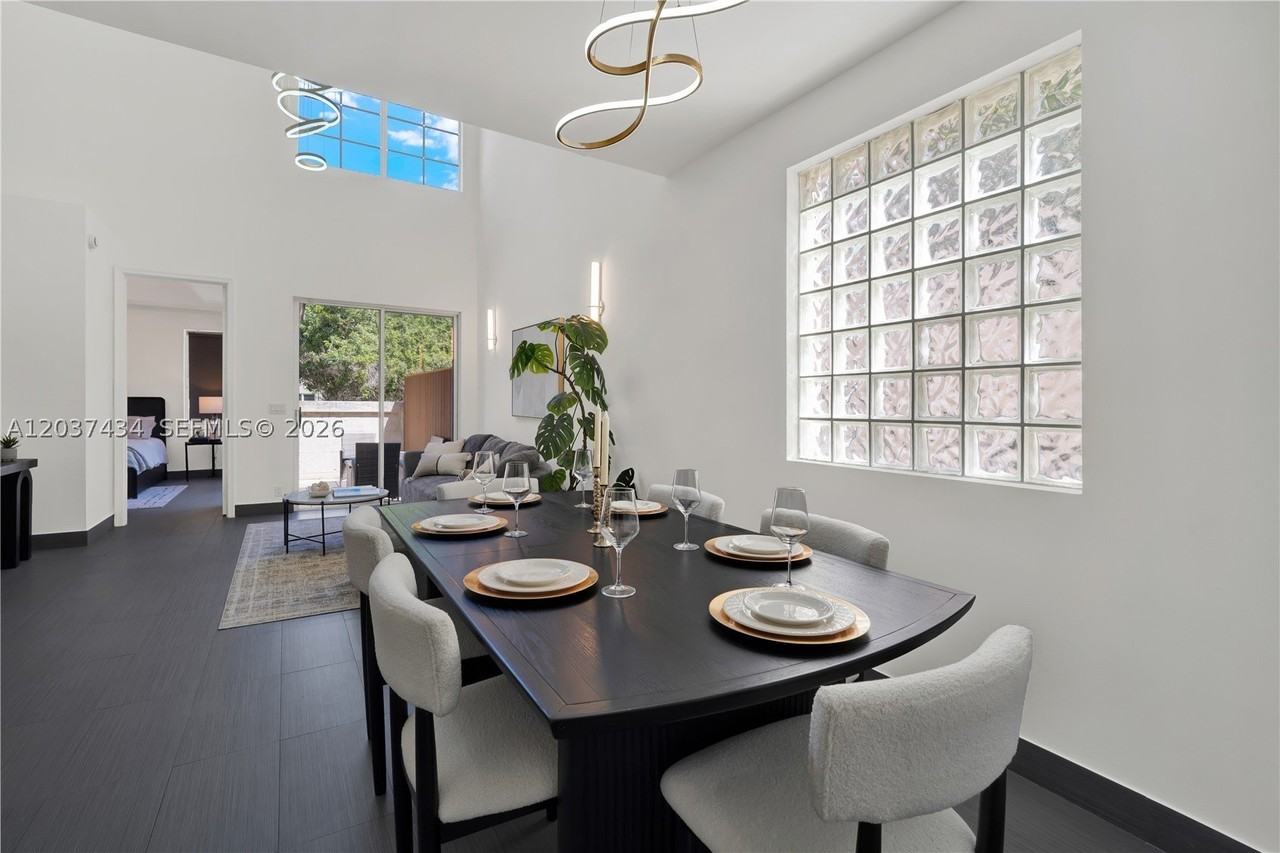 1251 Hayes St - Photo 6 of 48