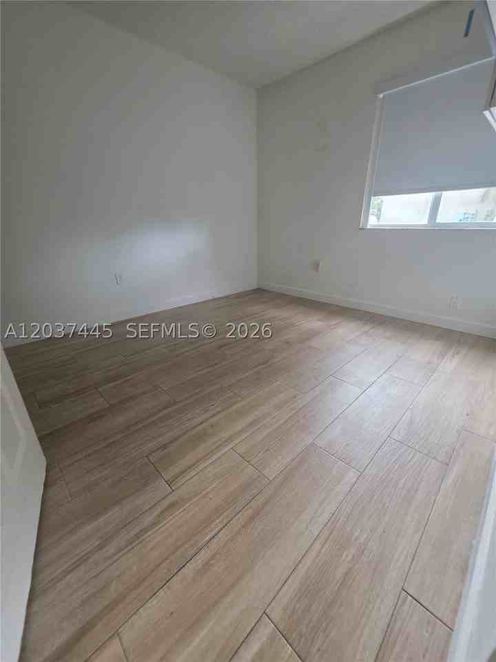 15711 Sw 137th Ave #101 - Photo 6 of 24