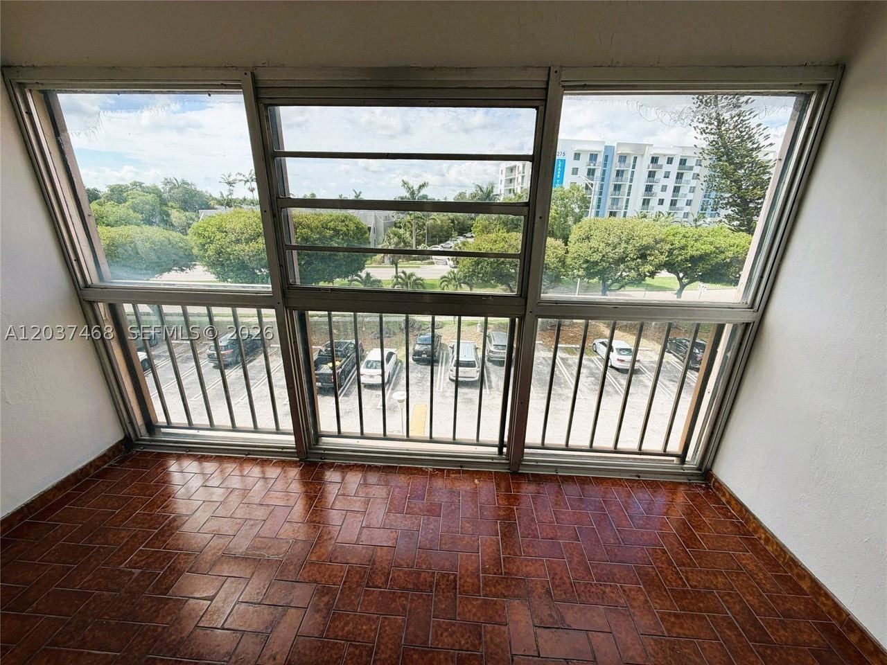 8775 Park Blvd #406 - Photo 4 of 23