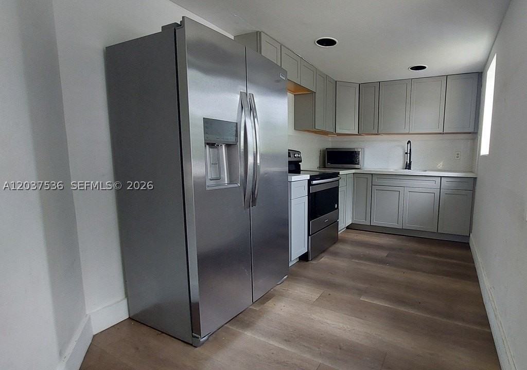 6151 Sw 35th St #1 - Photo 6 of 19