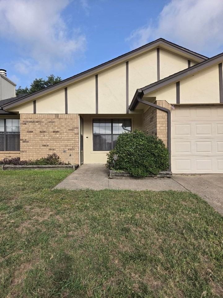 6509 Patsy Ln - Photo 3 of 12