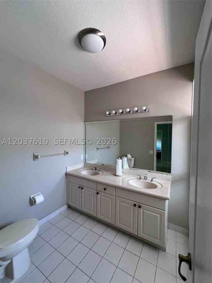10155 Sw 159th Ct - Photo 7 of 14
