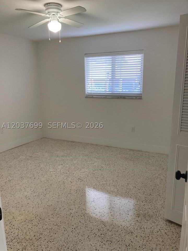 12020 Ne 12th Ct #12020 - Photo 3 of 11