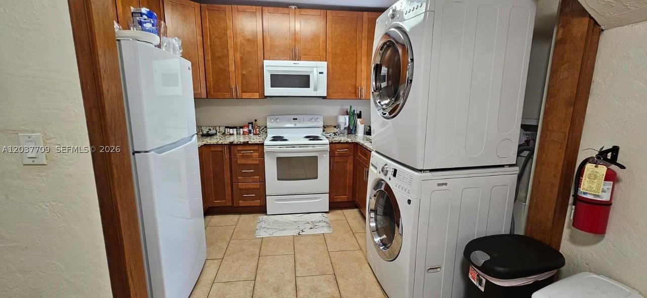6510 Sw 58th Ave - Photo 3 of 10