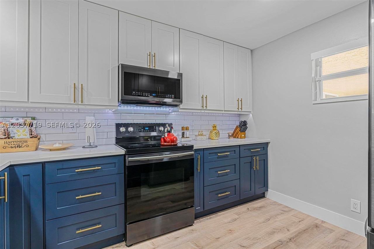 8770 Azalea Ct #203 - Photo 4 of 33