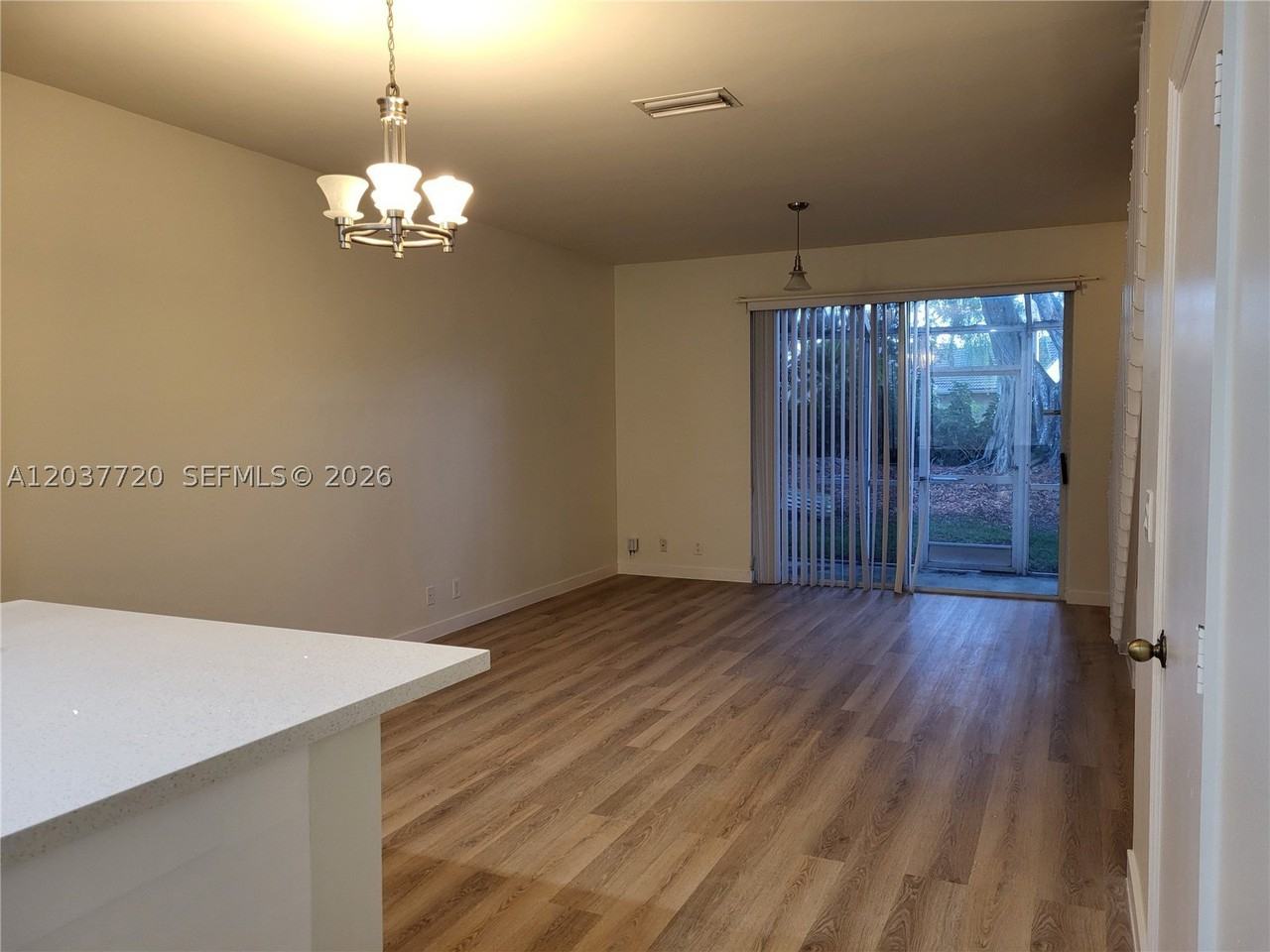1990 Madeira Dr - Photo 4 of 15