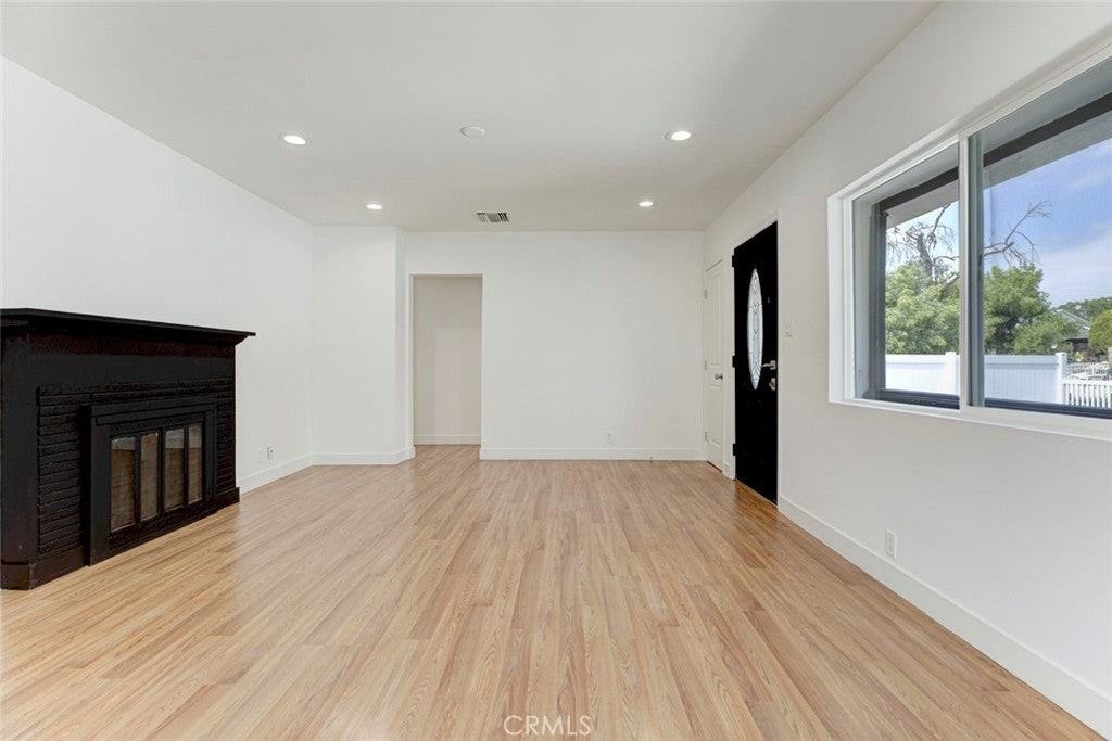 7737 Case Ave - Photo 4 of 12
