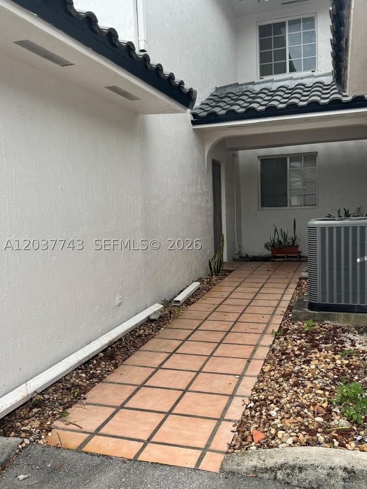 7502 Nw 175th St #7502 - Photo 2 of 16