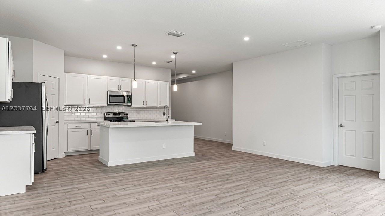 7704 Pacific Ave - Photo 6 of 29