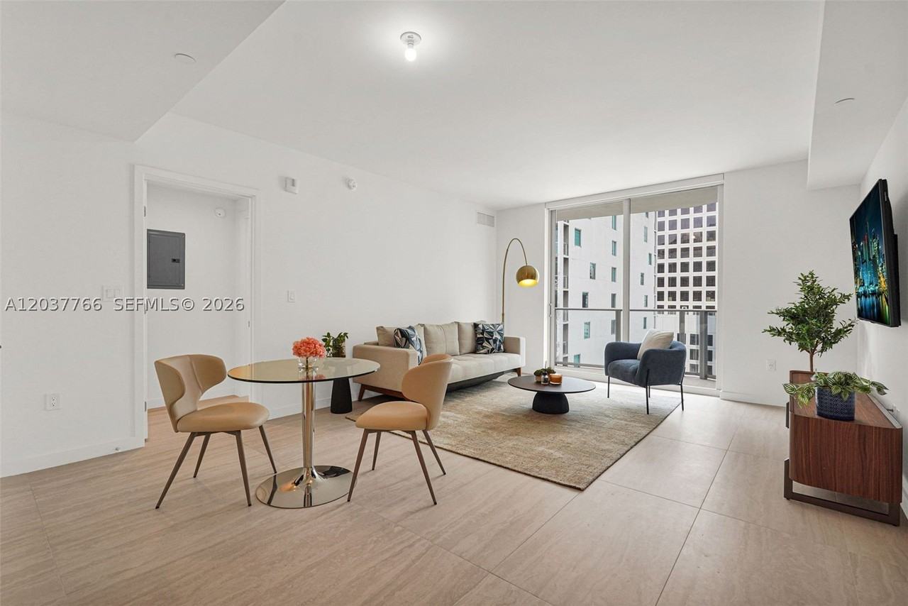 77 Se 5th St #3714