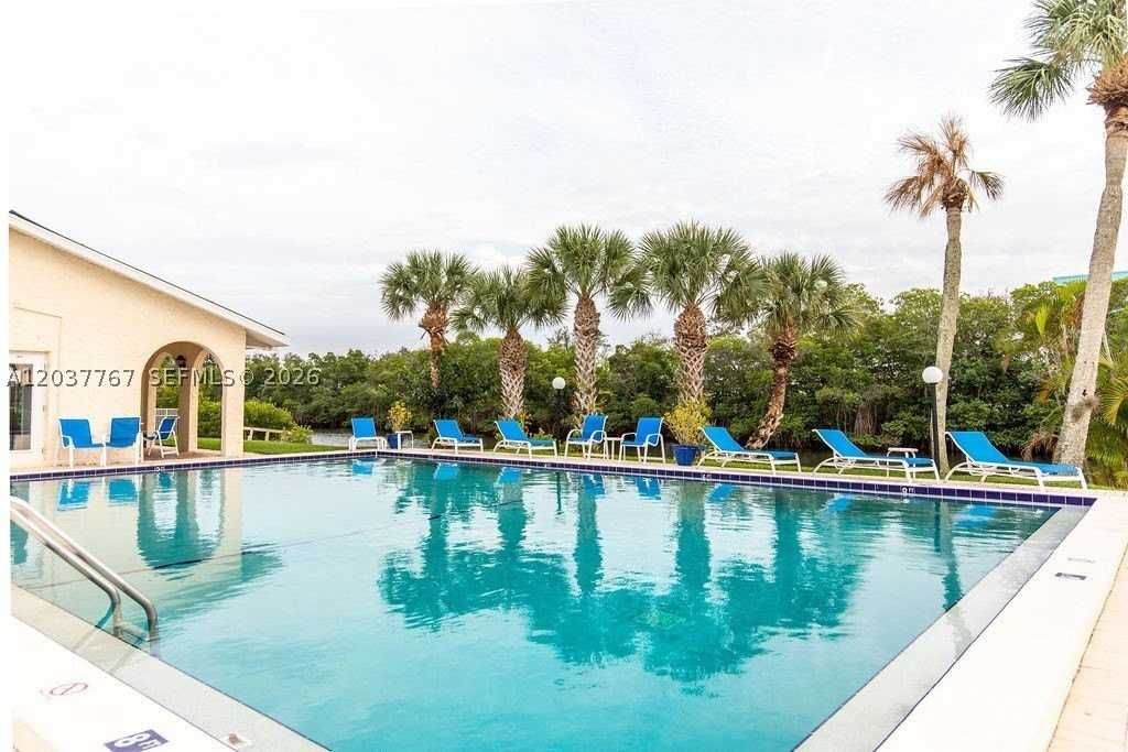1815 Robalo Dr #201C