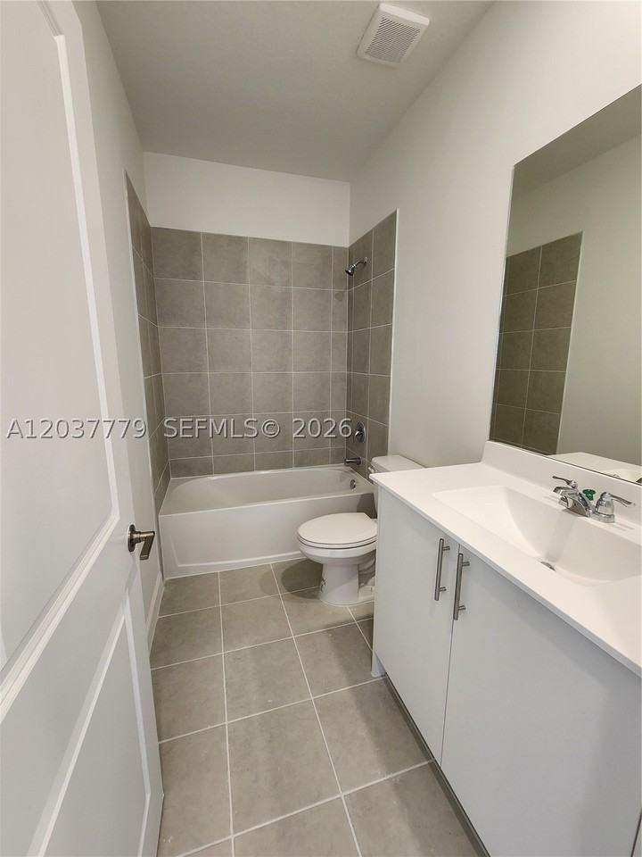263 SE 11th Ct #0 - Photo 7 of 21