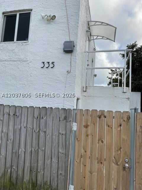 335 Nw 59th Ter #A - Photo 5 of 15