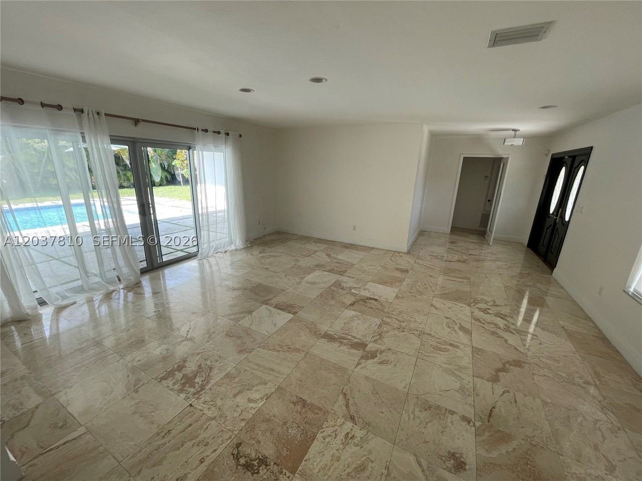 7361 Sw 117th Ter - Photo 4 of 15