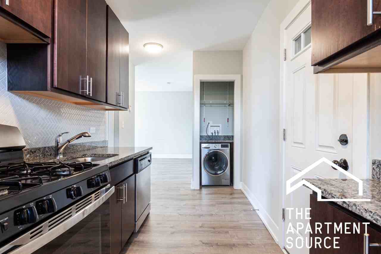 713 W Brompton Ave #59 - Photo 2 of 10