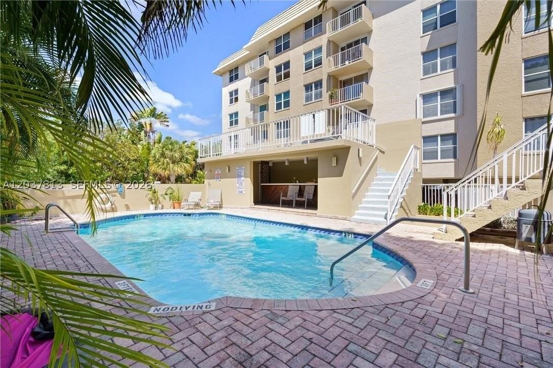 1050 Se 15th St #202
