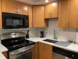 1050 Se 15th St #202 - Photo 5 of 17