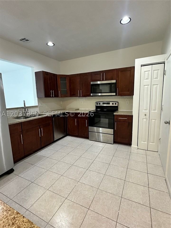 5541 Nw 90th Ter #5541 - Photo 3 of 16