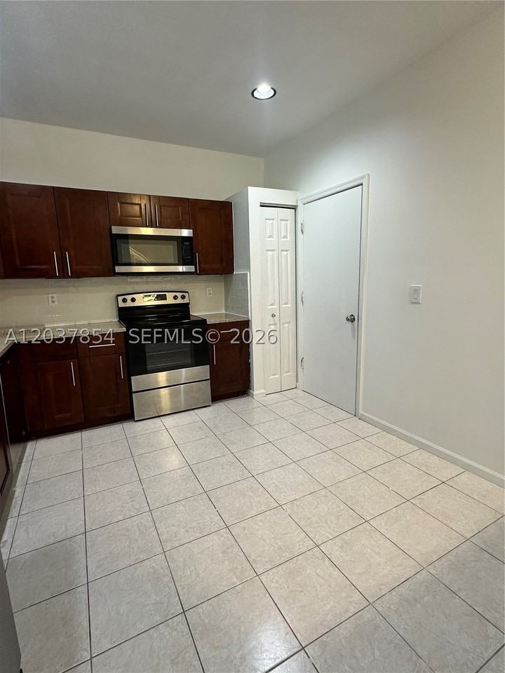 5541 Nw 90th Ter #5541 - Photo 4 of 16