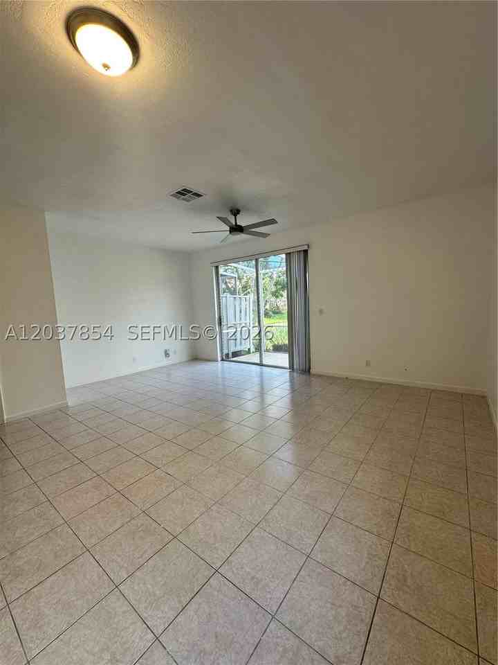 5541 Nw 90th Ter #5541 - Photo 5 of 16