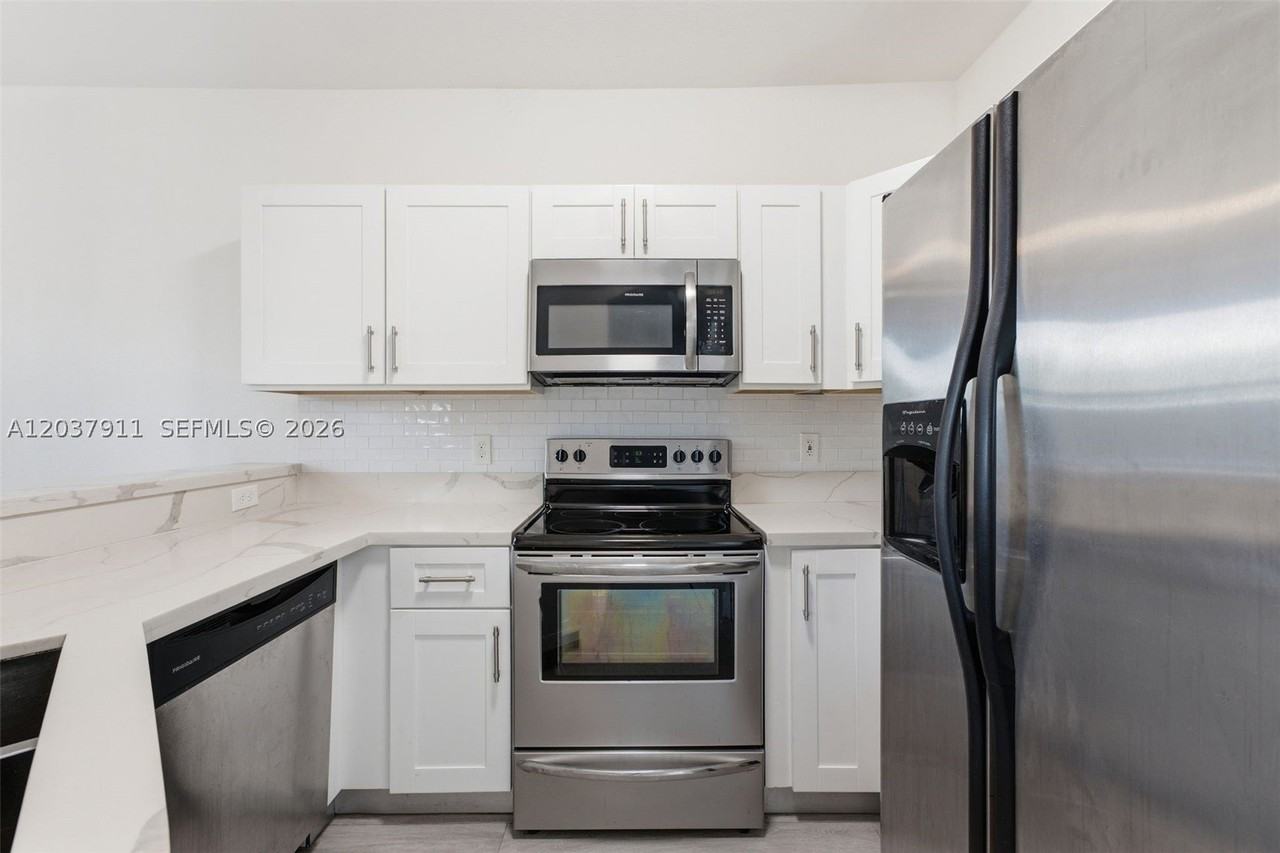 12594 Sw 122nd St - Photo 7 of 25