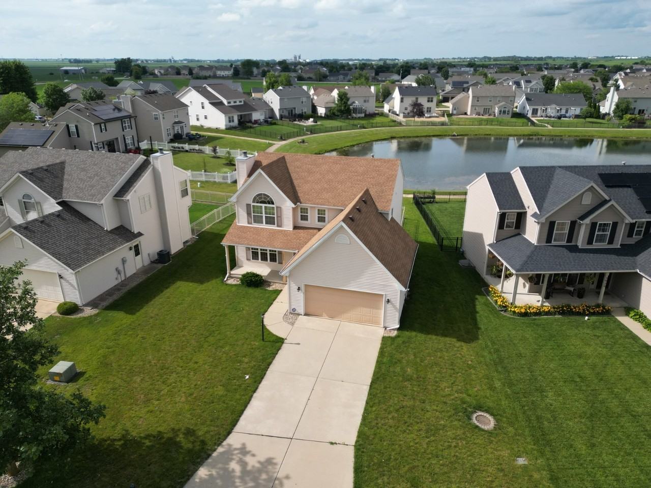 3922 Wild Flower Dr - Photo 3 of 17