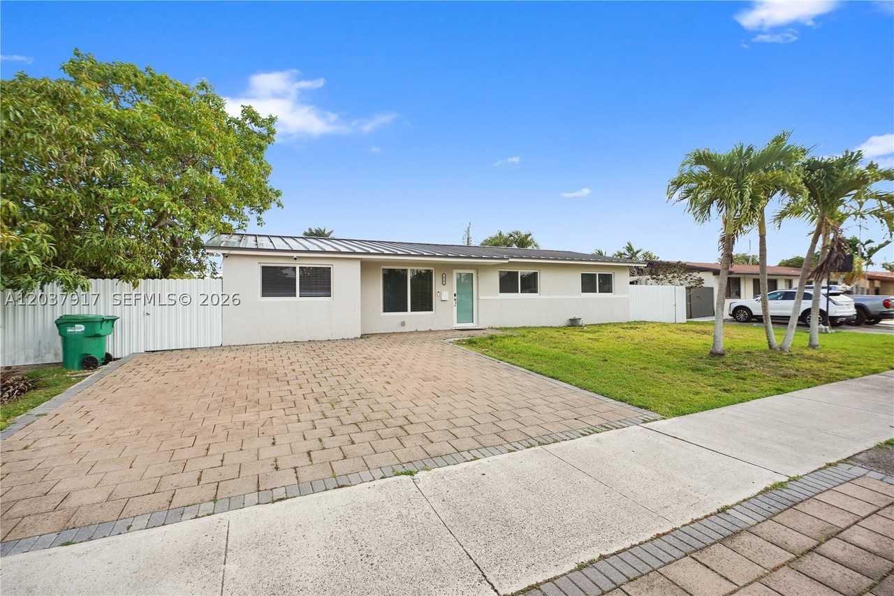 10501 Sw 53rd St - Photo 5 of 50