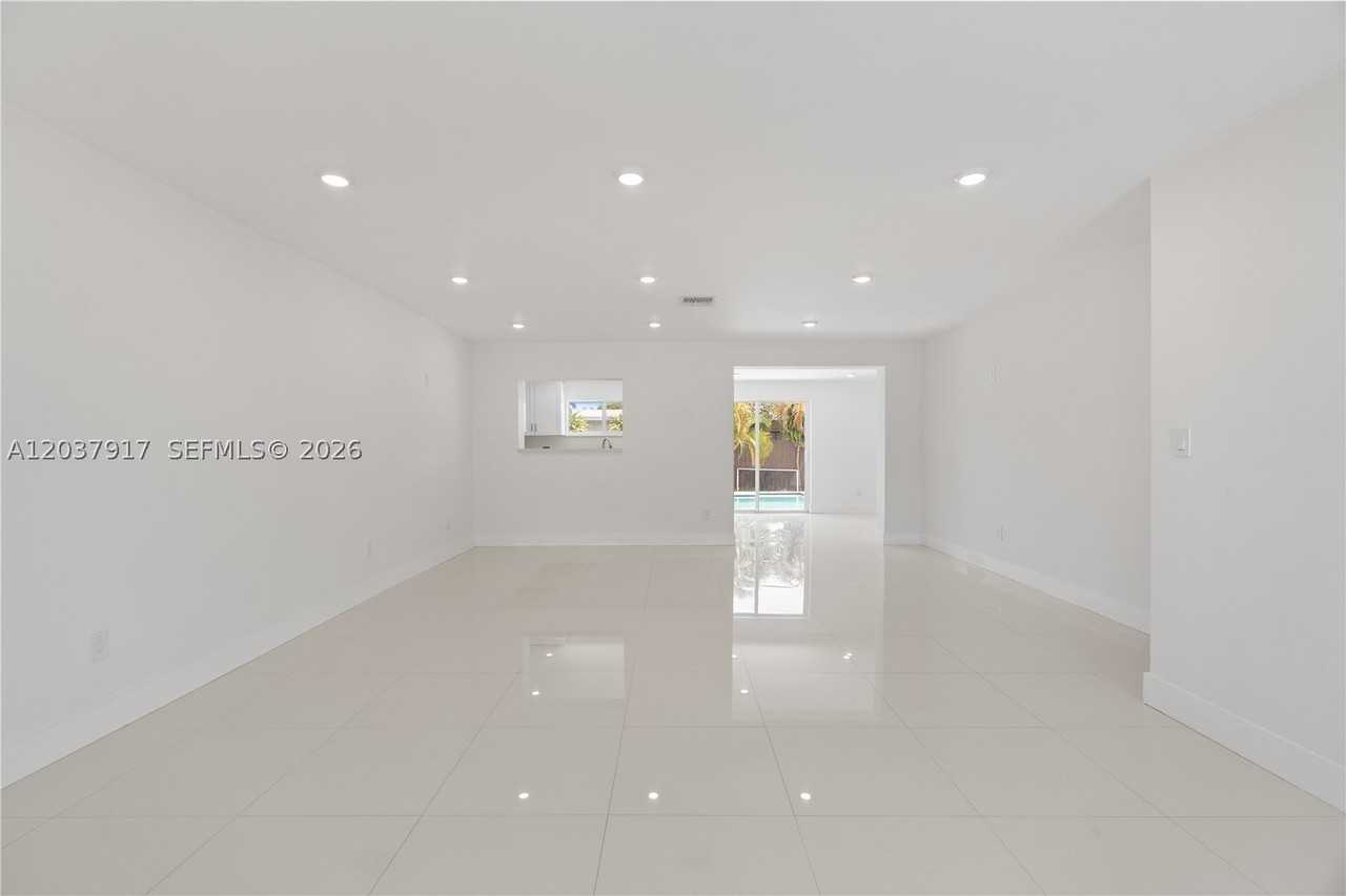 10501 Sw 53rd St - Photo 7 of 50