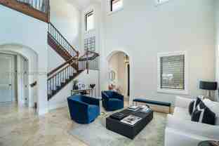 8919 Ne 10th Ave - Photo 1 of 1