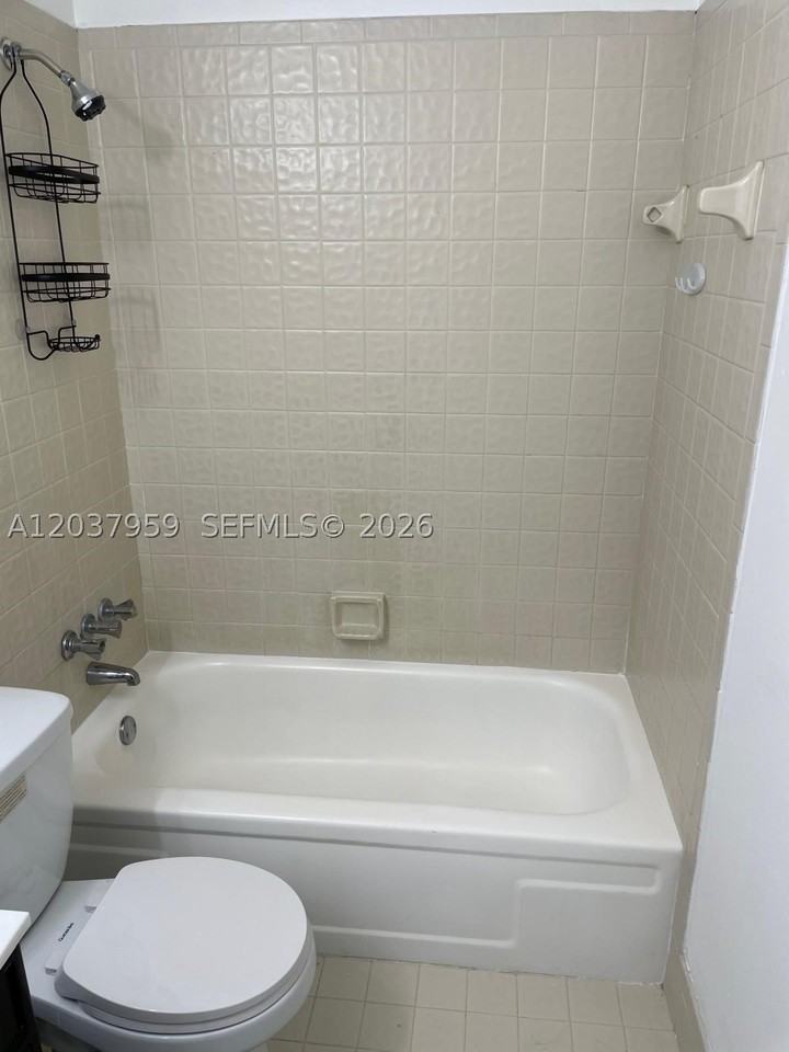 2060 Sw 90th Ave #A18 - Photo 5 of 22