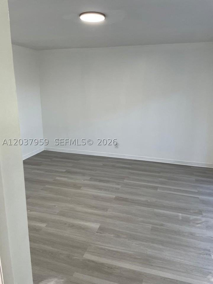 2060 Sw 90th Ave #A18 - Photo 6 of 22