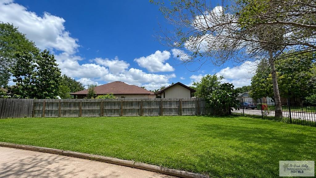 5111 Jovan Cir - Photo 2 of 13