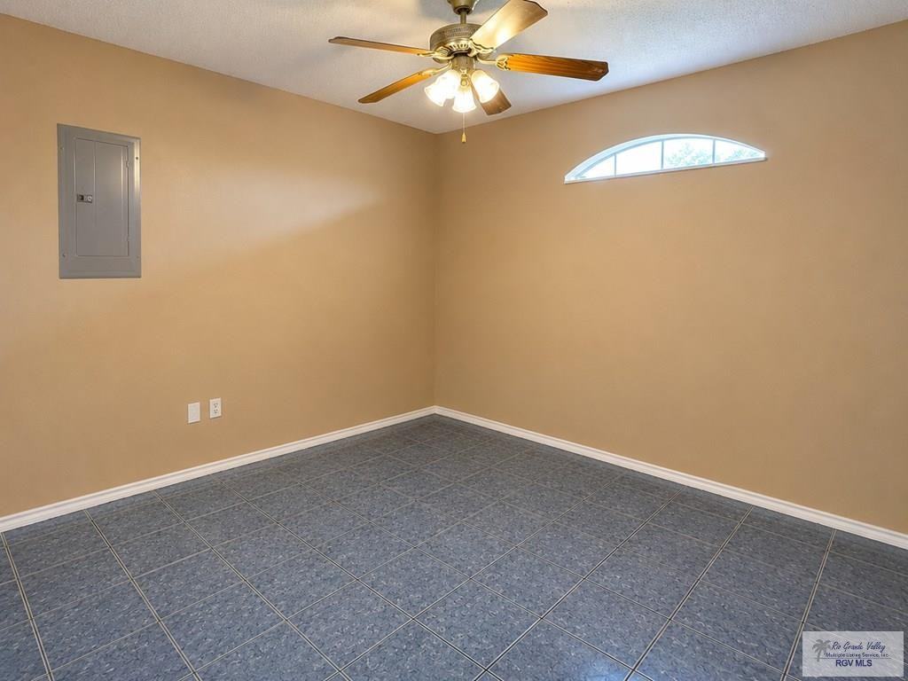 5111 Jovan Cir - Photo 7 of 13
