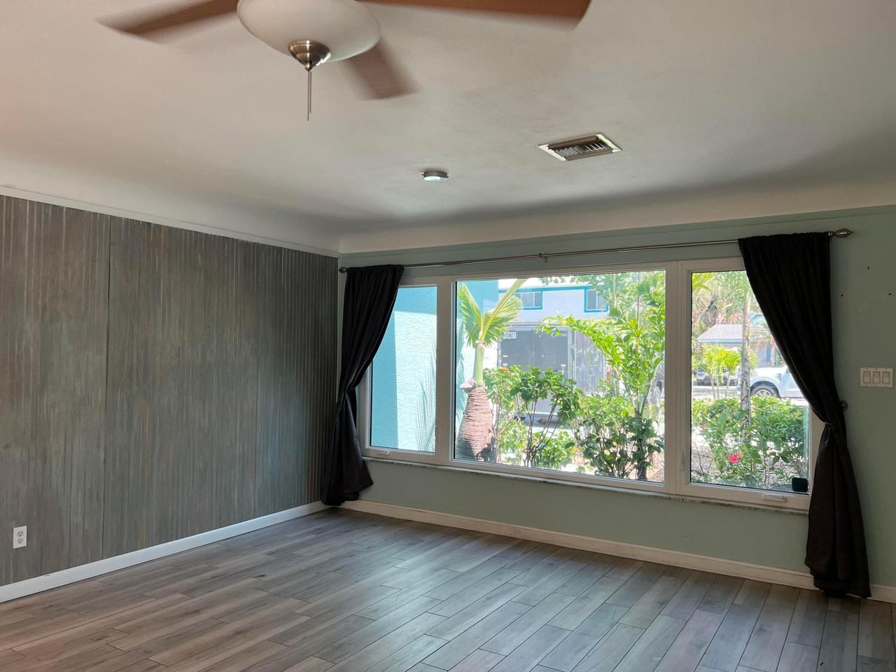 1927 Cypress Ave - Photo 2 of 17