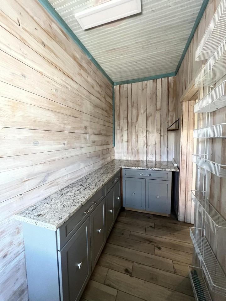 1927 Cypress Ave - Photo 6 of 17