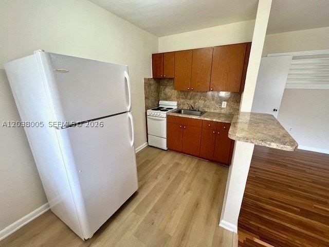 692 Ne 85th St #5 - Photo 3 of 5