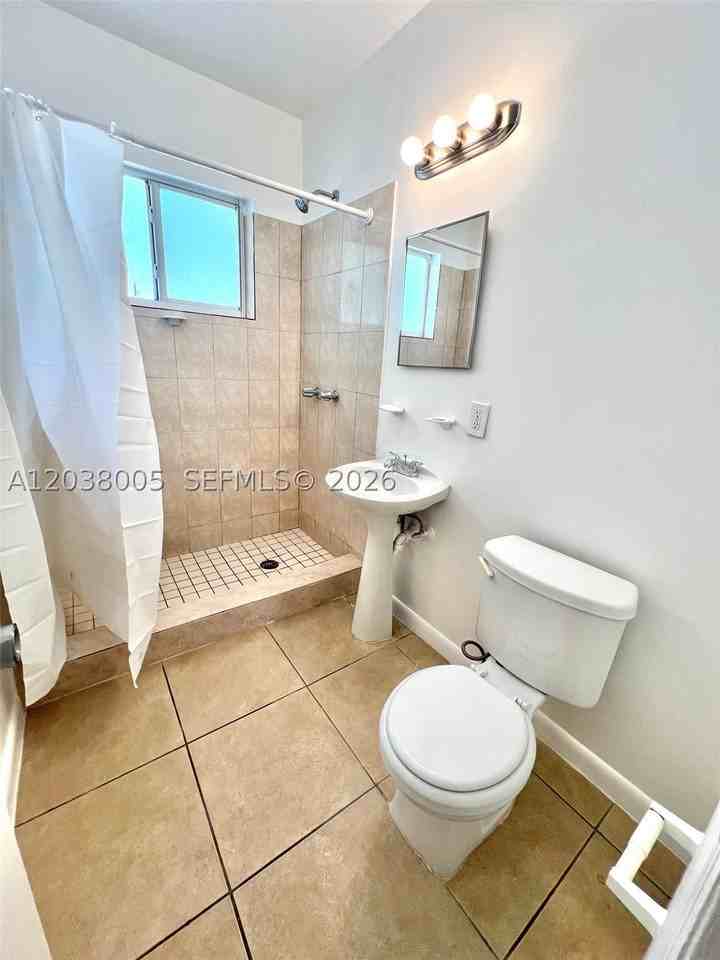 692 Ne 85th St #5 - Photo 5 of 5