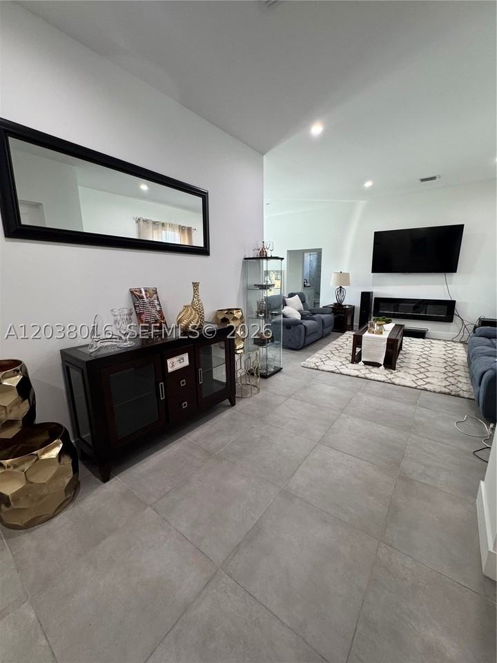 5012 Gunn Pl #0 - Photo 3 of 31